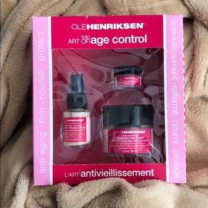 Brand New OleHenriksen gift set